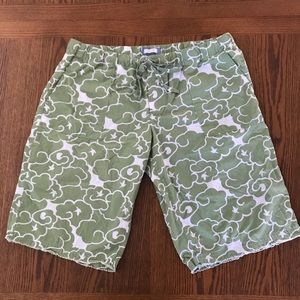 AERIE CELERY FLORAL BERMUDA SHORTS